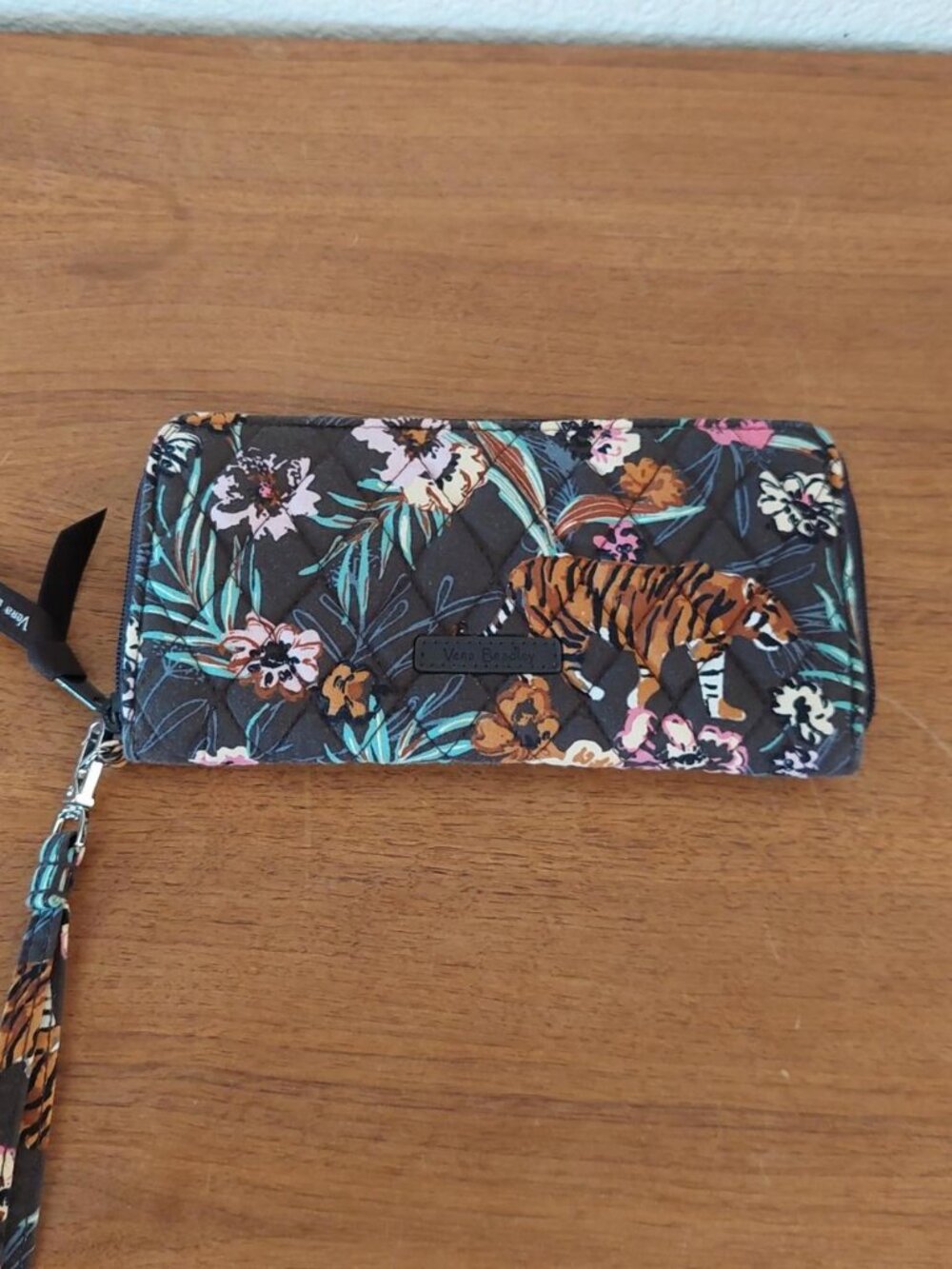 Vera Bradley floral and tiger print wallet bali jungle with wrist strap #tropica